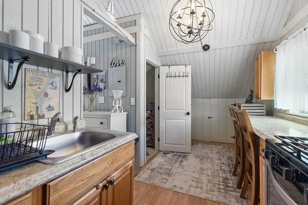 Private Condo w Ocean Views Next to Beach
