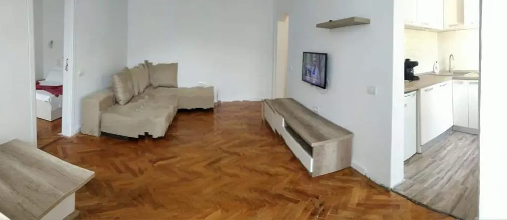 Tomis Apartment