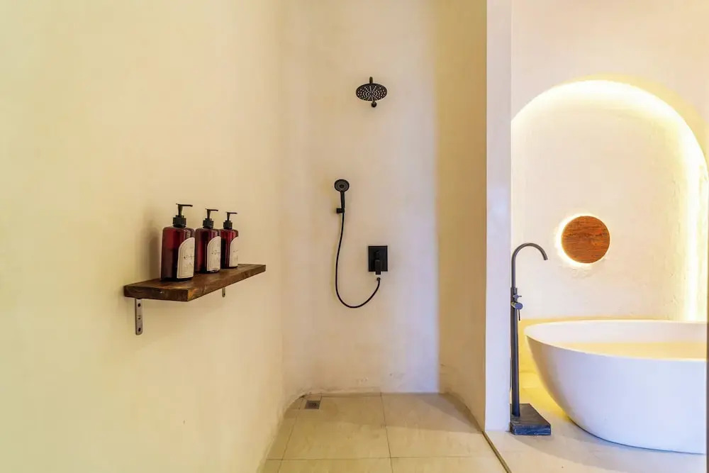 Amara Suite 2 by Orivista, Exclusive Couples Suite