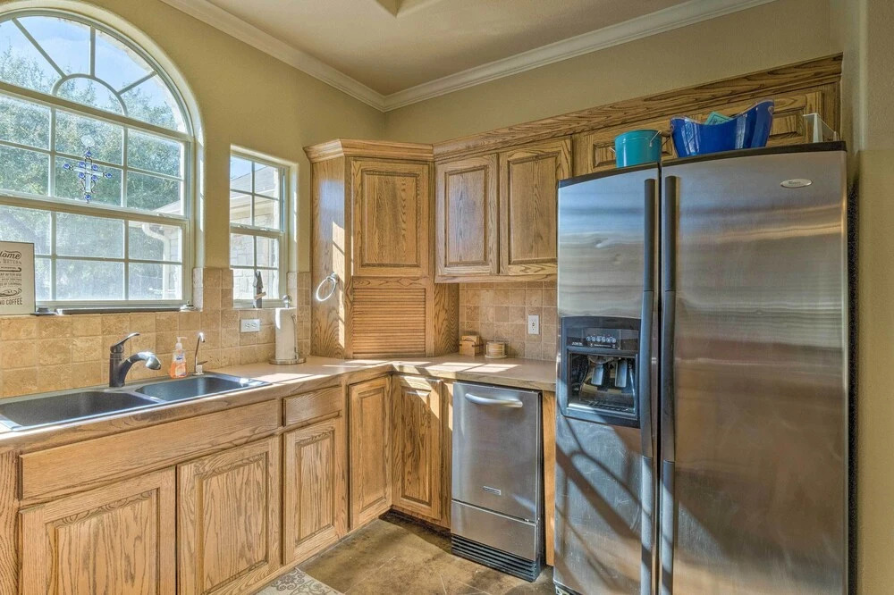 Covered Deck & 2-story Dock: Lake Travis Home!