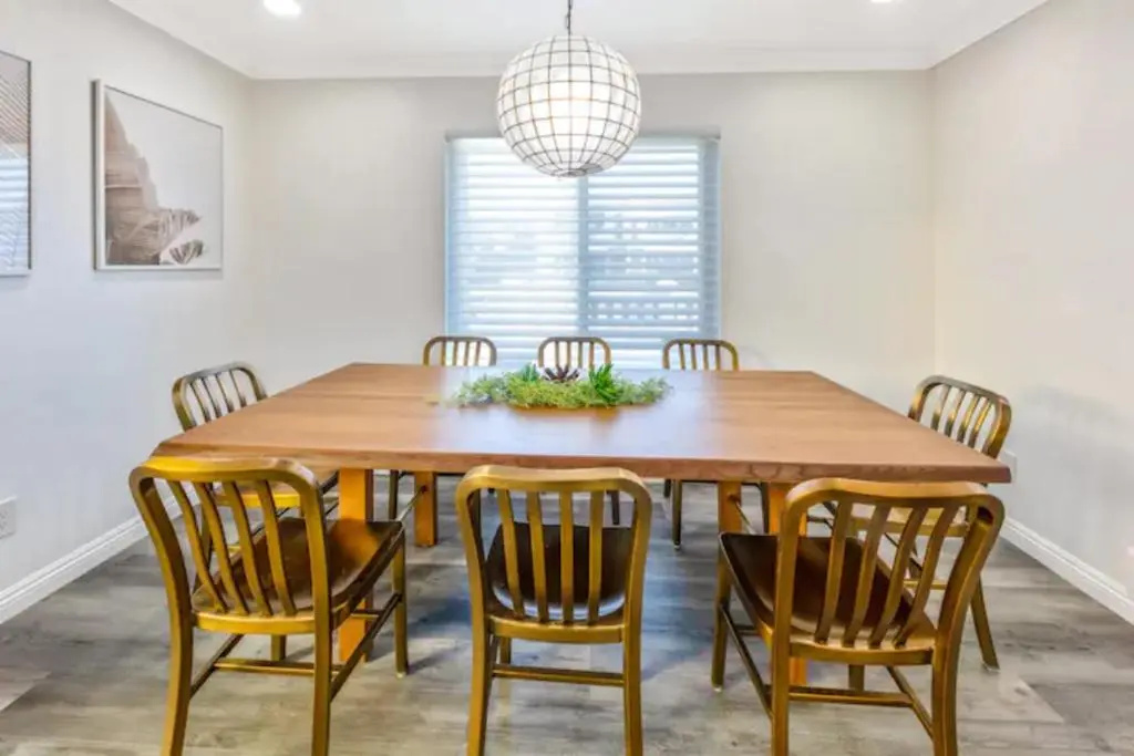 LuxuryTownhome.3Blks2Beach.E-Bikes.75”4kTV