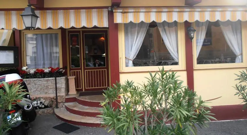 Chambres dHotes Pierrot Pierrette Restaurant