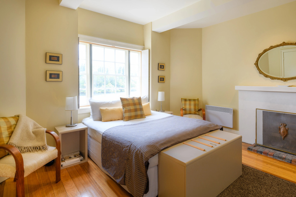 The Woodbridge Waterfront Rooms