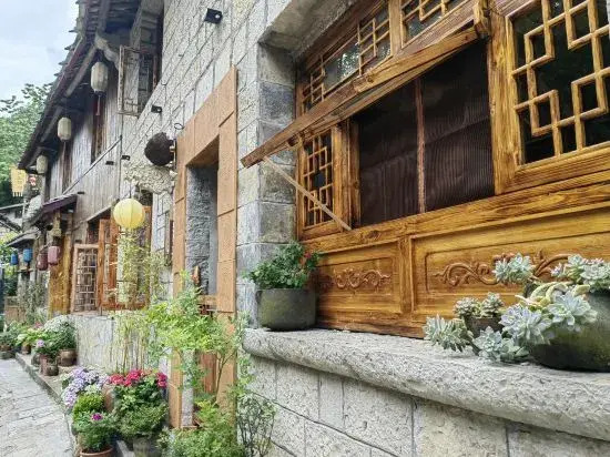 Wusheng Yisu (Yunfeng Tunbao Scenic Area)