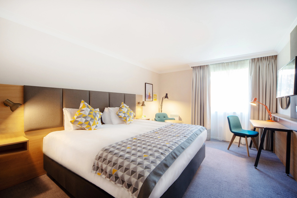 Holiday Inn Reading South M4 Jct 11 by IHG