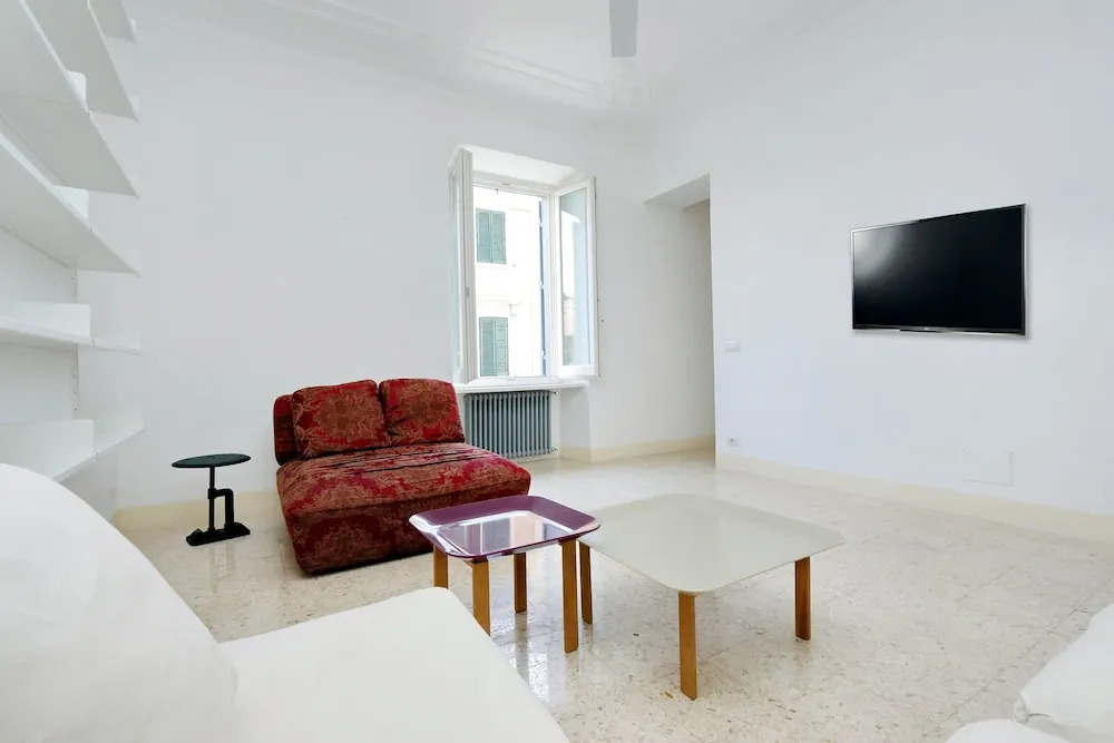 Wonderful 1bdr Apt. Near Colosseum