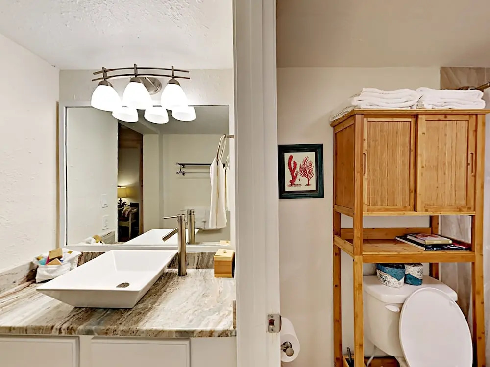 135 Sea Breeze Coastal Chic Cutie - One Bedroom Condo