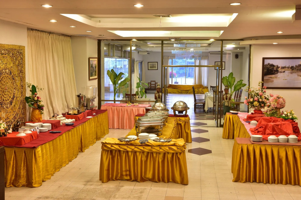 Ayothaya Riverside Hotel