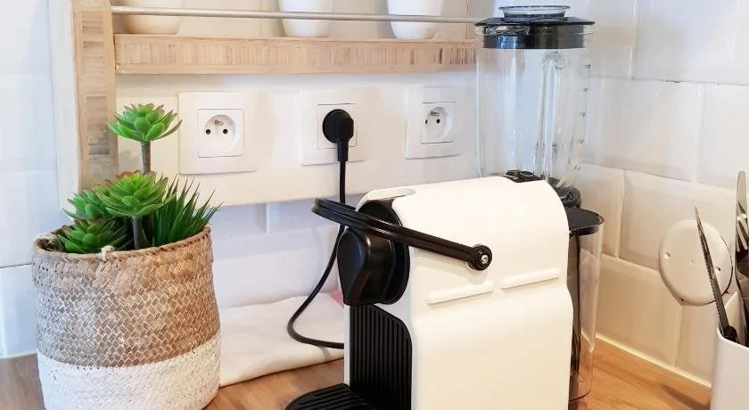 LA BOHEME, résidence de 5 appartements avec piscine, vue océan, Petite Ile