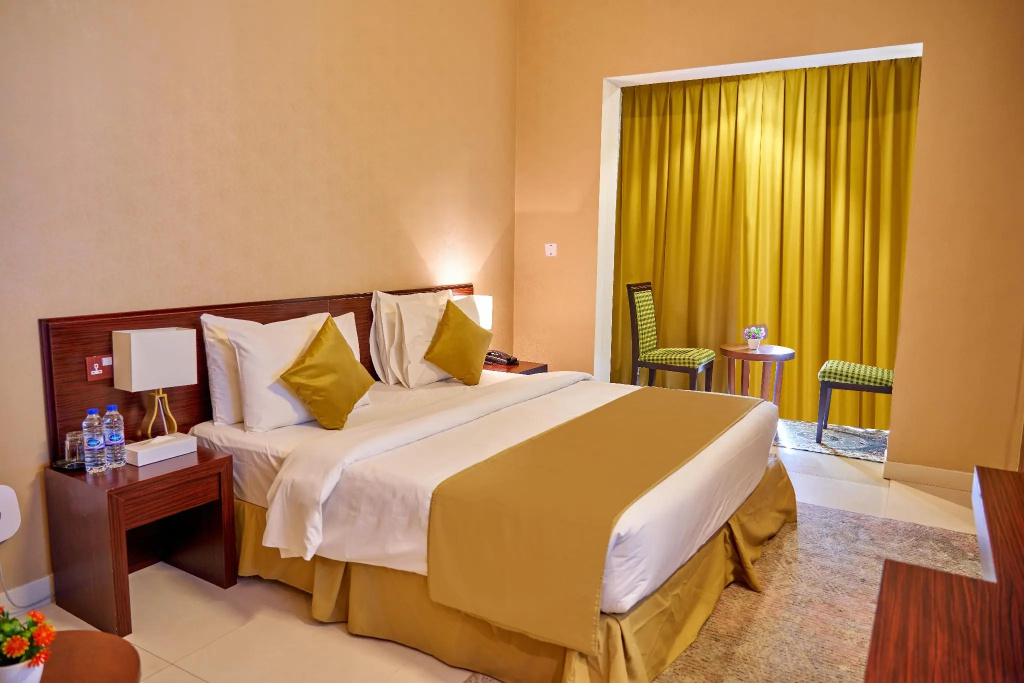 Сlick Square Hotel
