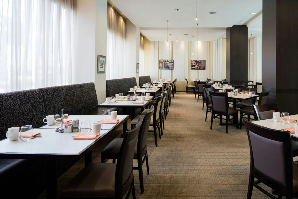 Delta Hotels by Marriott Edmonton South Conference Centre