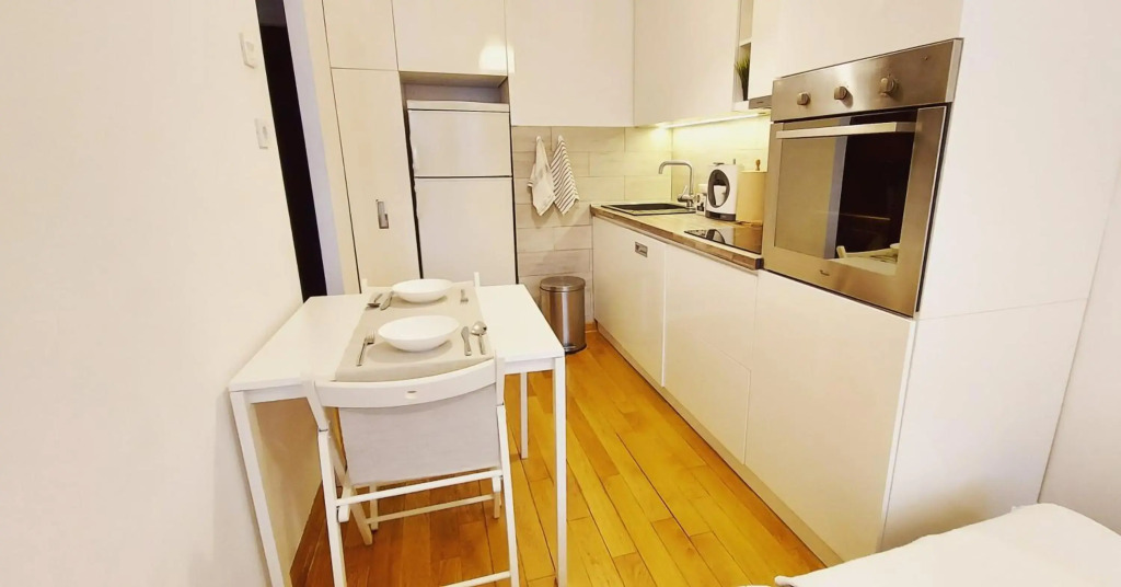 High White Apartments