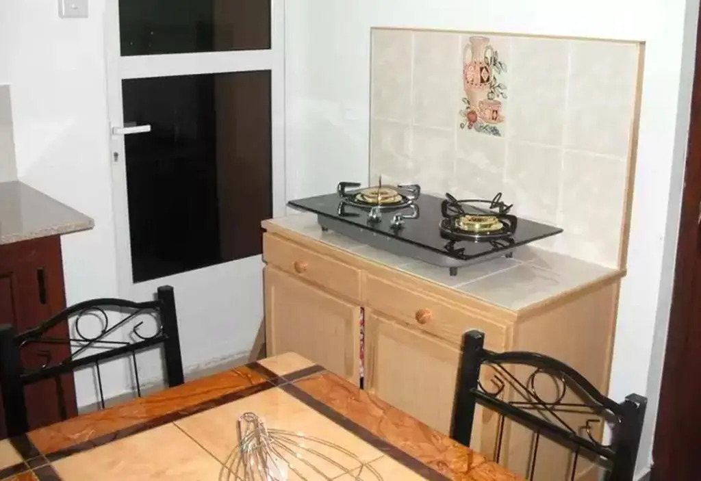 3 bedrooms appartement at Pereybere 600 m away from the beach with shared pool enclosed garden and wifi
