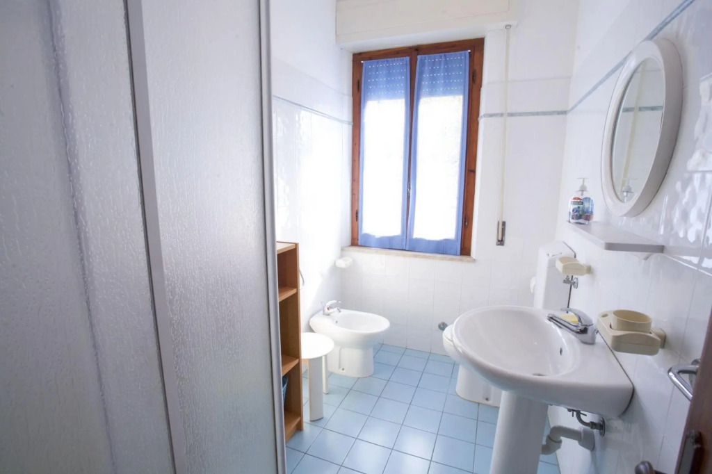 Pomonte La Posta large outdoor spaces and parking a few steps from the beach-POMONTE LA POSTA