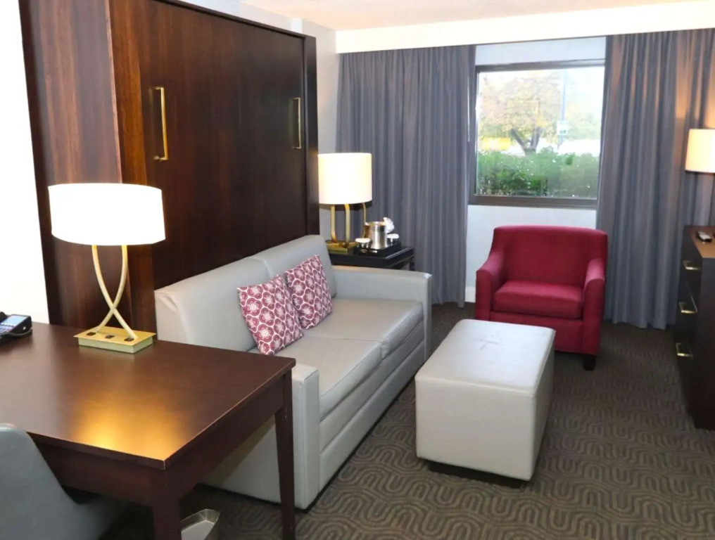 Hilton Suites Brentwood