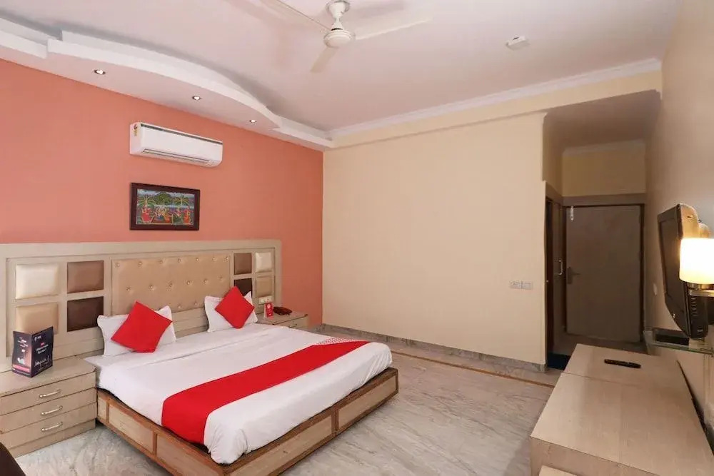 Birdhouse Residency By OYO Rooms