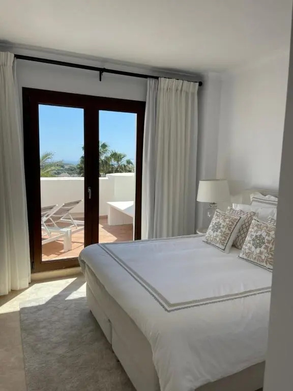 Exceptional penthouse in Altos de Cortesin for rent