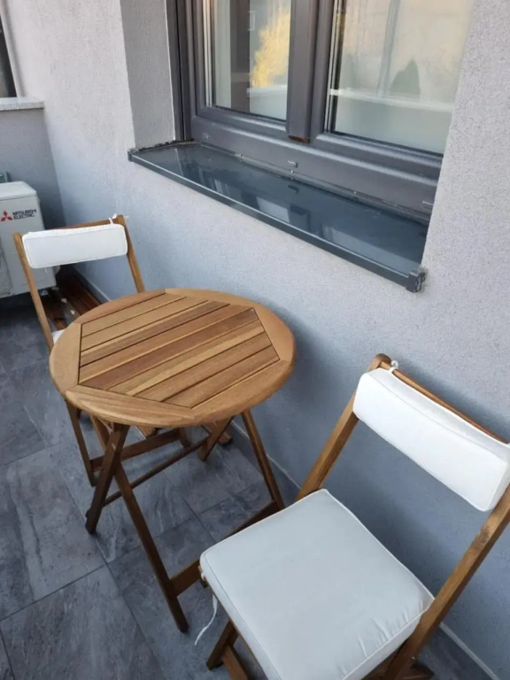 Modern 4-Star luxury apt - WFH Ready, Free Parking