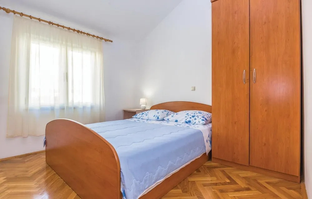 Stunning Apartment in Makarska With 3 Bedrooms and Internet