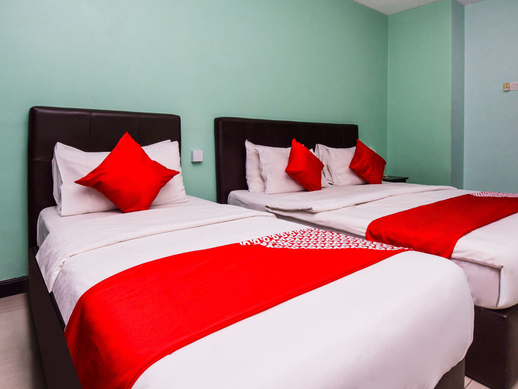 OYO 499 Comfort Hotel Sentul