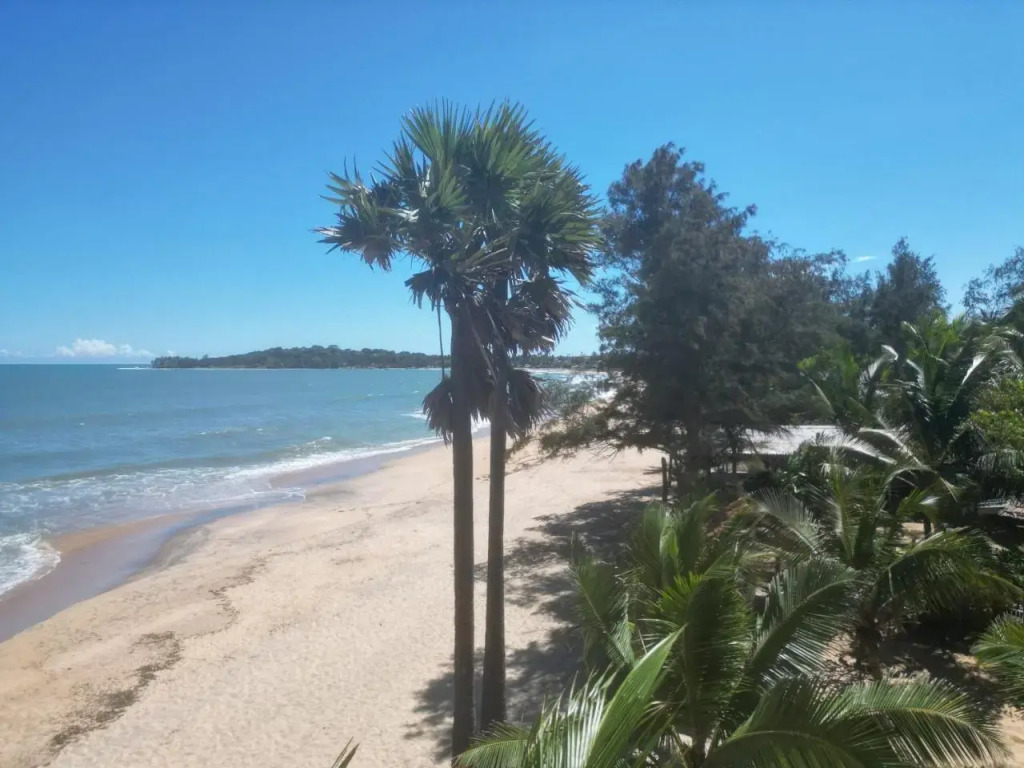 Nice Place Beach Hotel
