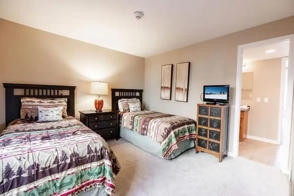 Breakaway West - Studio, 2,3 Bedrooms by Vail Realty