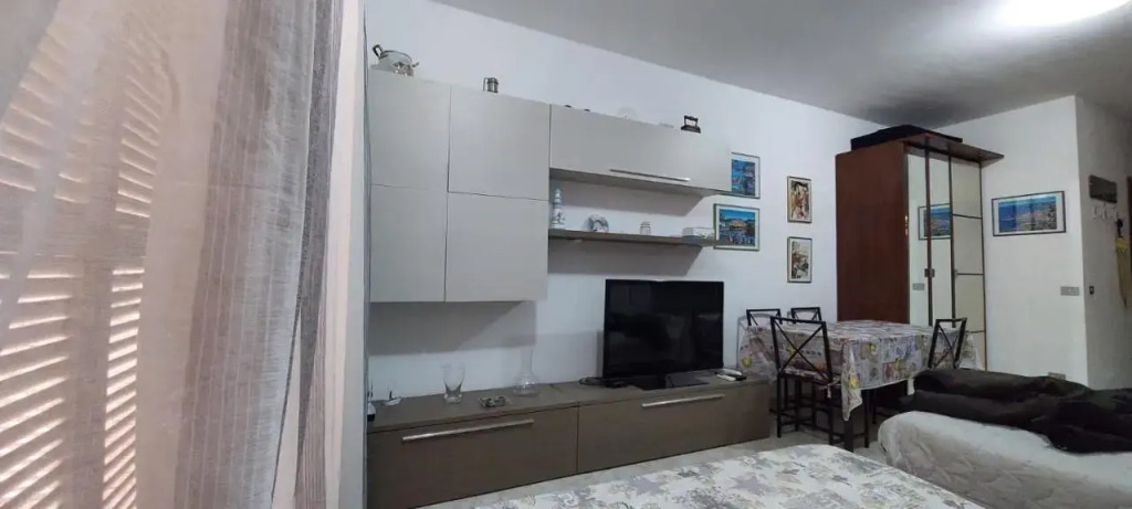 Ampio Monolocale Con Terrazzo - a 2 Passi Dal Mare