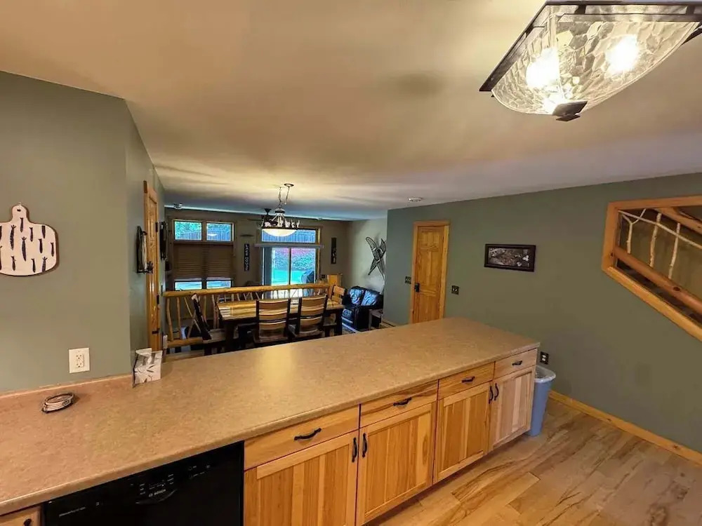 Minocqua Lake Condo B7- 2 Story Rustic Town Home