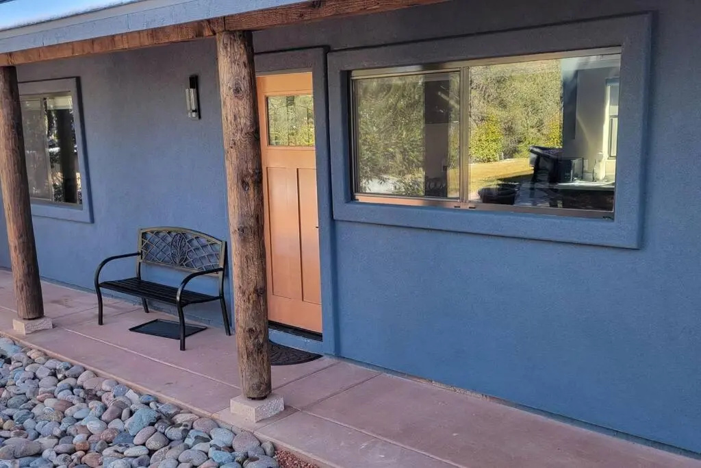 Serene New Build,1 bdrm guesthouse in Red Rock Country in W. Sedona