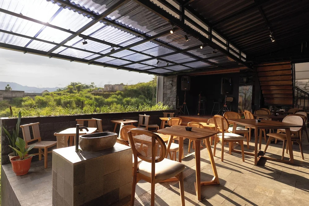 Eagle Hotel Wonosobo, Azana Hotels Collection