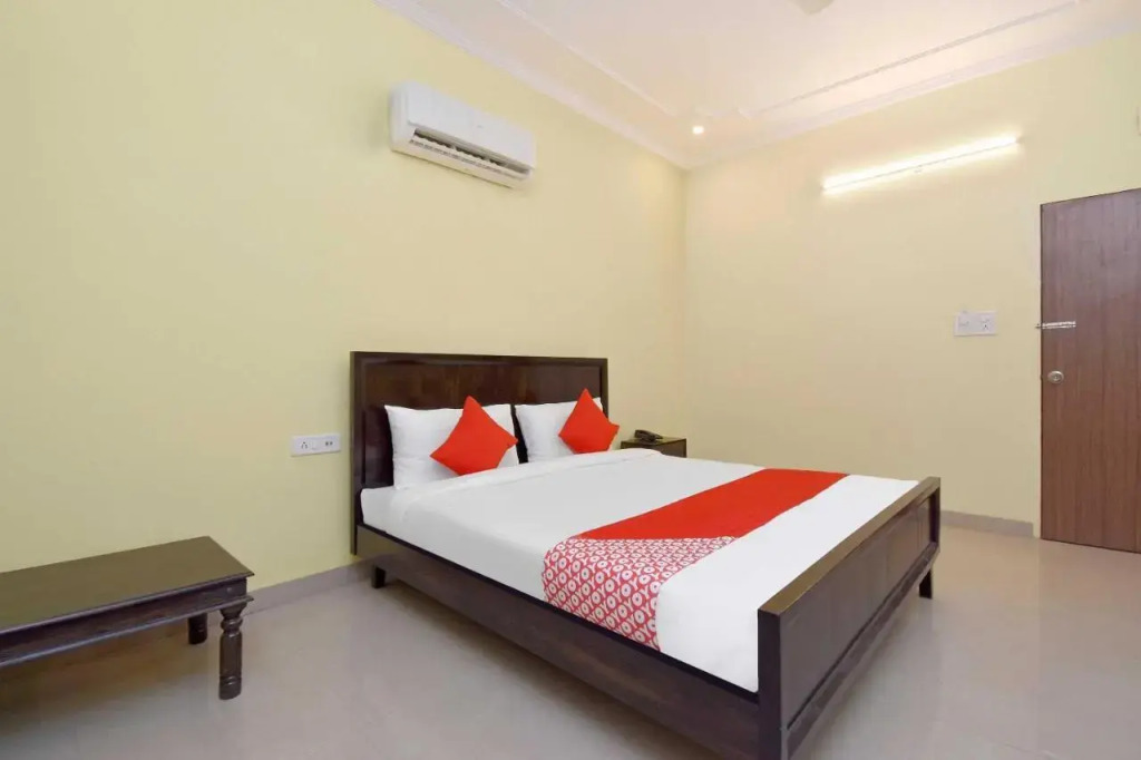 Collection O 80520 Hotel albert