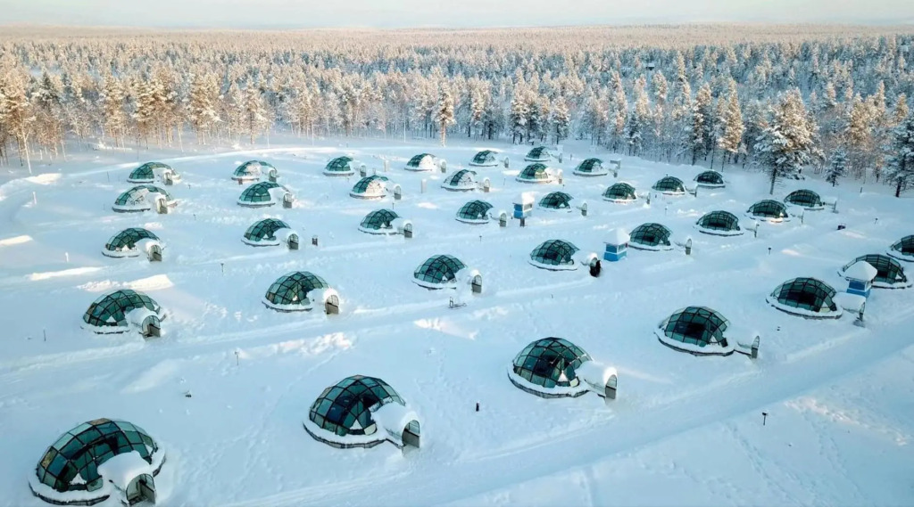 Kakslauttanen Arctic Resort - Igloos and Chalets
