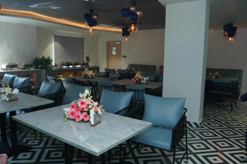 Hotel Kyzen HiTech City- Your Zenly Stay