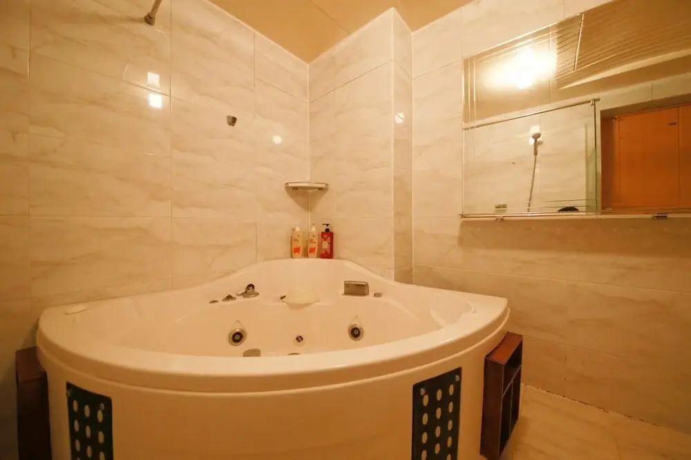 Jes Hot Spring Hotel