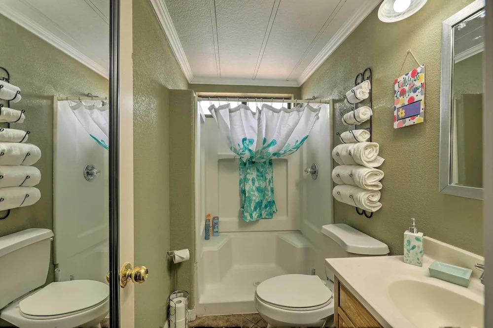 3 Mi to Lake Powell: Page Home w/ Patio & BBQ