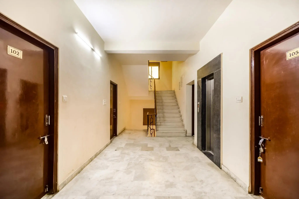 OYO 72203 Hotel Shrinath