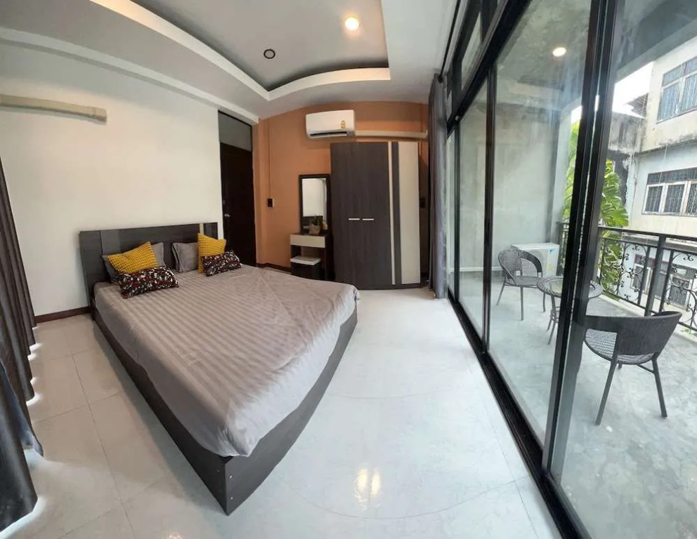 Noc House