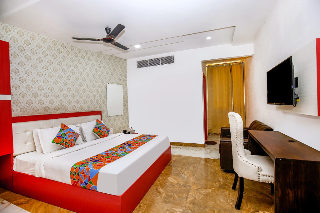 FabHotel Golden Temple I