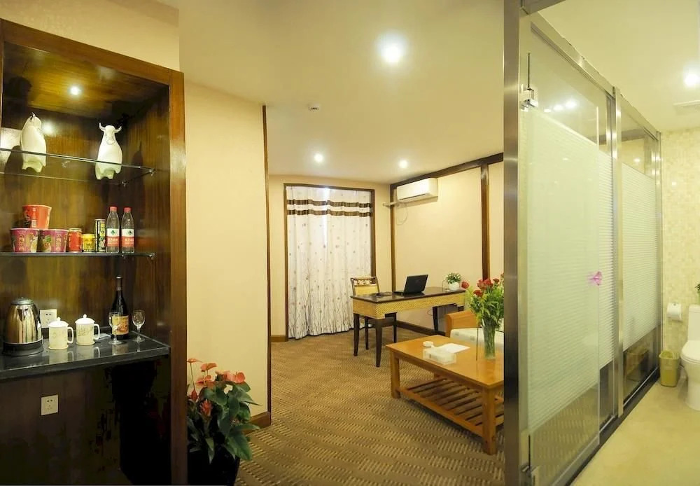 Sanqingshan Fashion Ya She Hotel