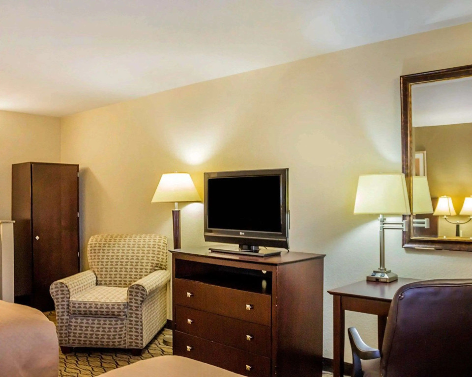 Quality Inn Waterbury East