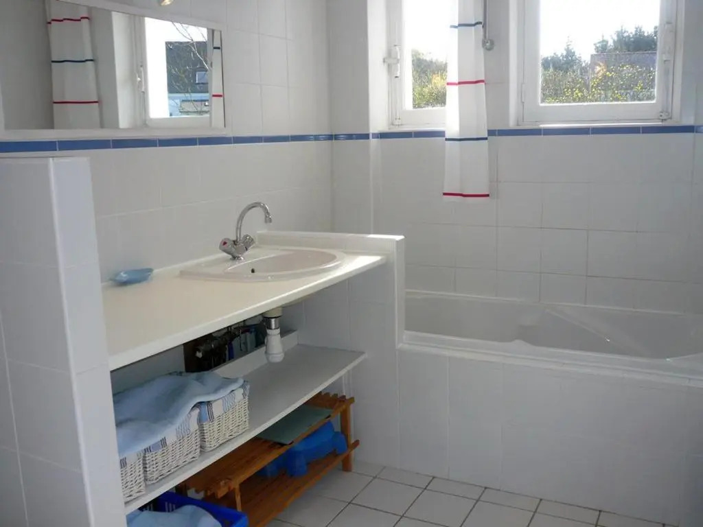 Maison Le Palais, 5 pièces, 5 personnes - FR-1-418-76