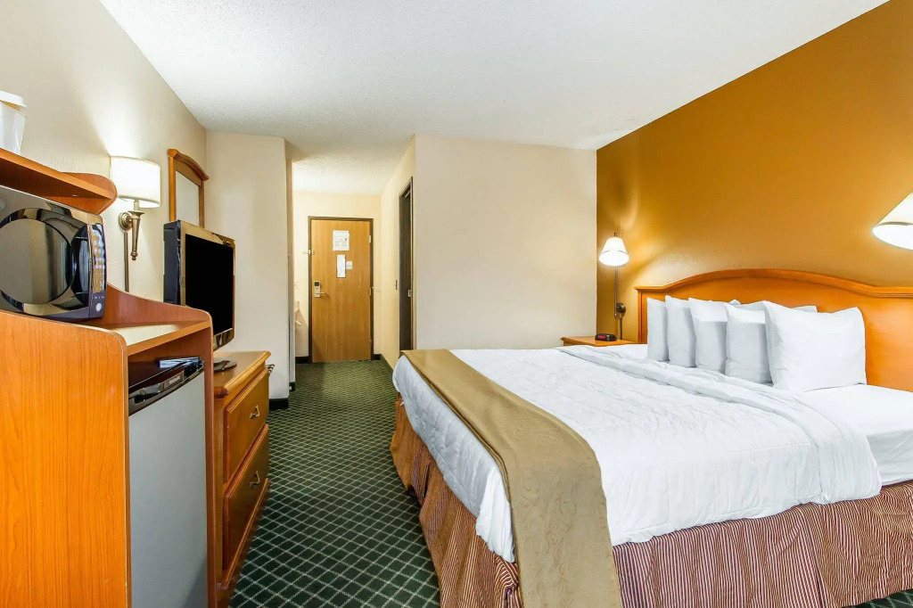 Quality Inn Burlington near Hwy 34