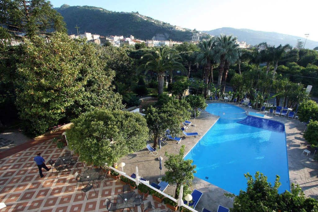 Hotel Alpha