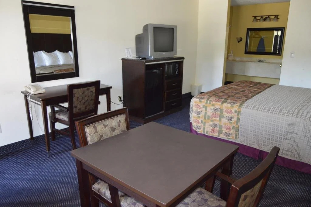 Travel Plaza Inn