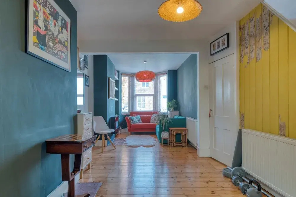 Stylish 2BD with Private Garden & Sauna