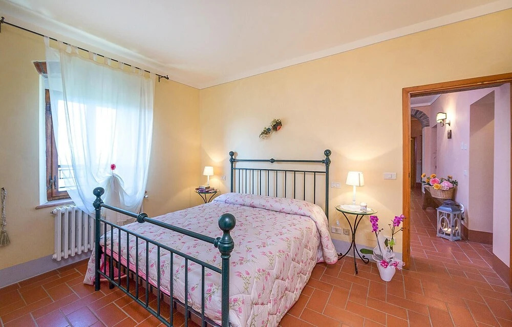 Cozy Home In Cortona With Kitchen