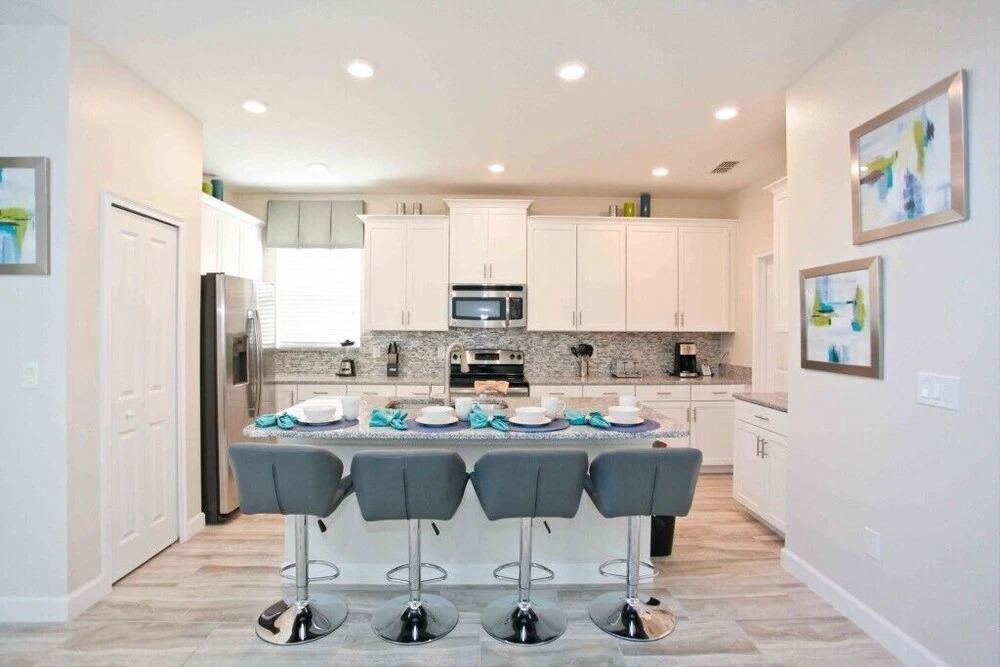 4839 Kings Castle Circle 5 Bedroom Home