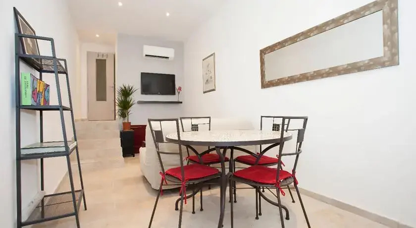 My Cosy Apartment Arles Historical Center