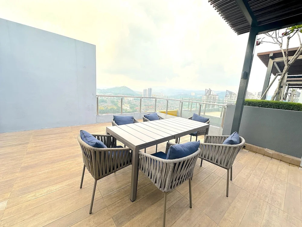 Neu Suites by Cozy Homes Near Gleneagles, KLCC & LRT