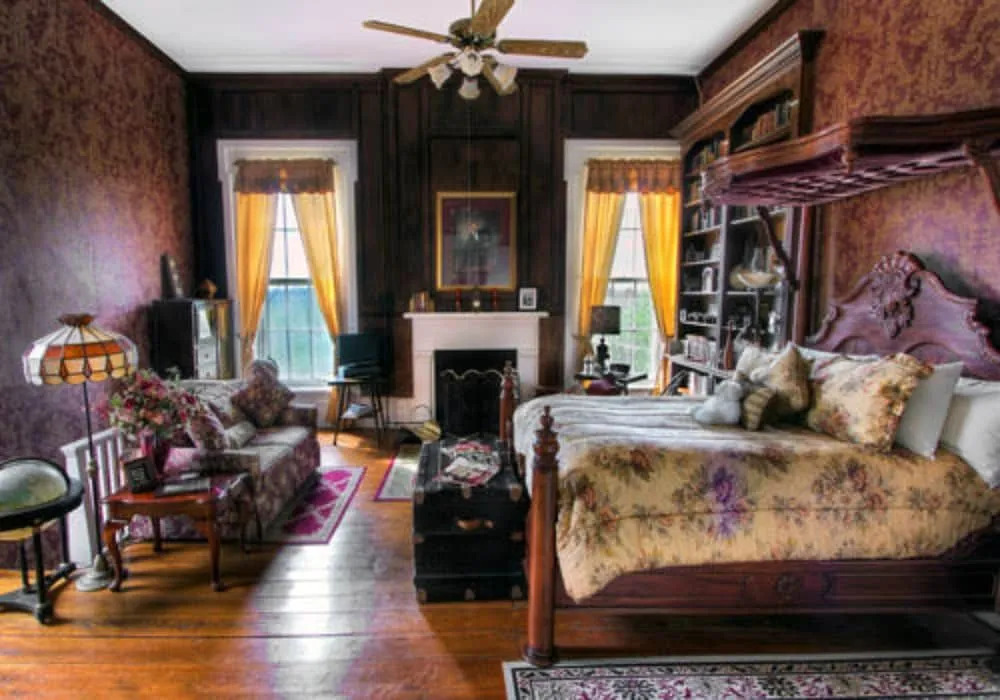1851 Historic Maple Hill Manor B&B